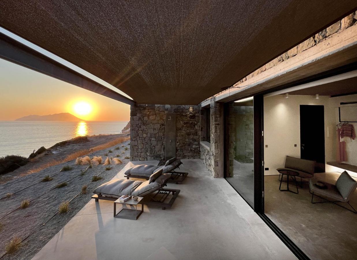 Echoes Milos Plaka  Bagian luar foto