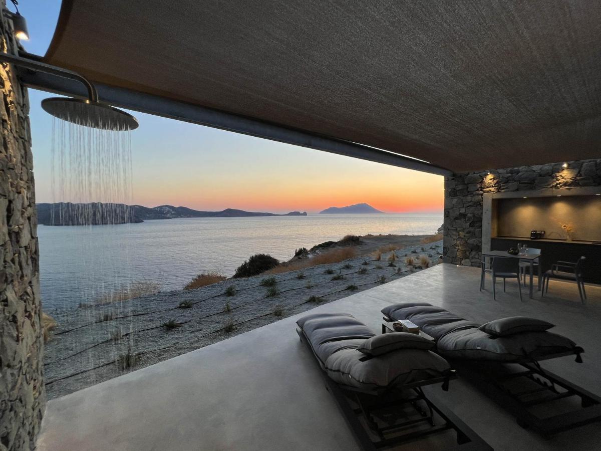 Echoes Milos Plaka  Bagian luar foto