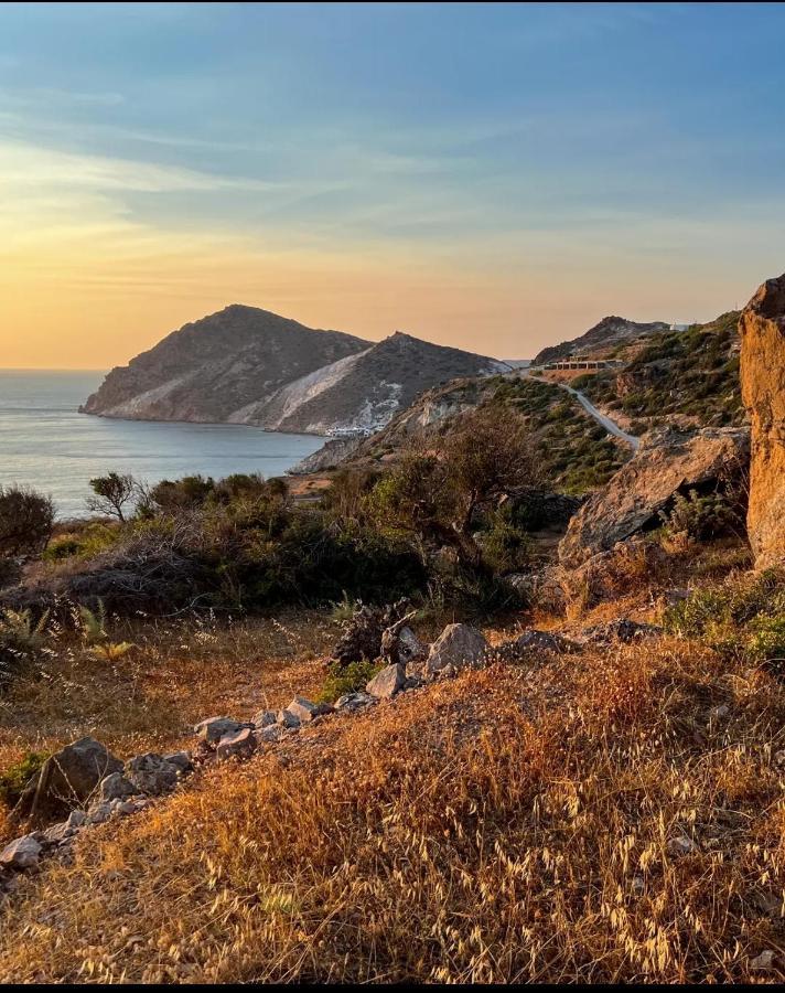 Echoes Milos Plaka  Bagian luar foto